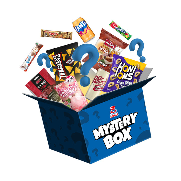 Mystery box da 40 prodotti aperta con alcuni prodotti che escono