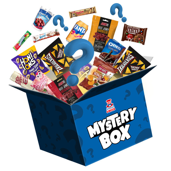 Mystery box da 80 prodotti aperta con alcuni prodotti che escono