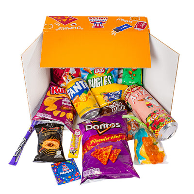 Snack box d'au moins 15 produits internationaux : sucrés, salés et boissons