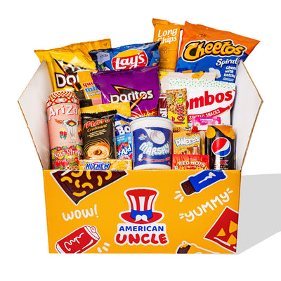 Snack box d'au moins 45 produits internationaux : sucrés, salés et boissons