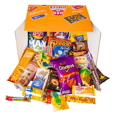 Snack box d'au moins 45 produits internationaux : sucrés, salés et boissons