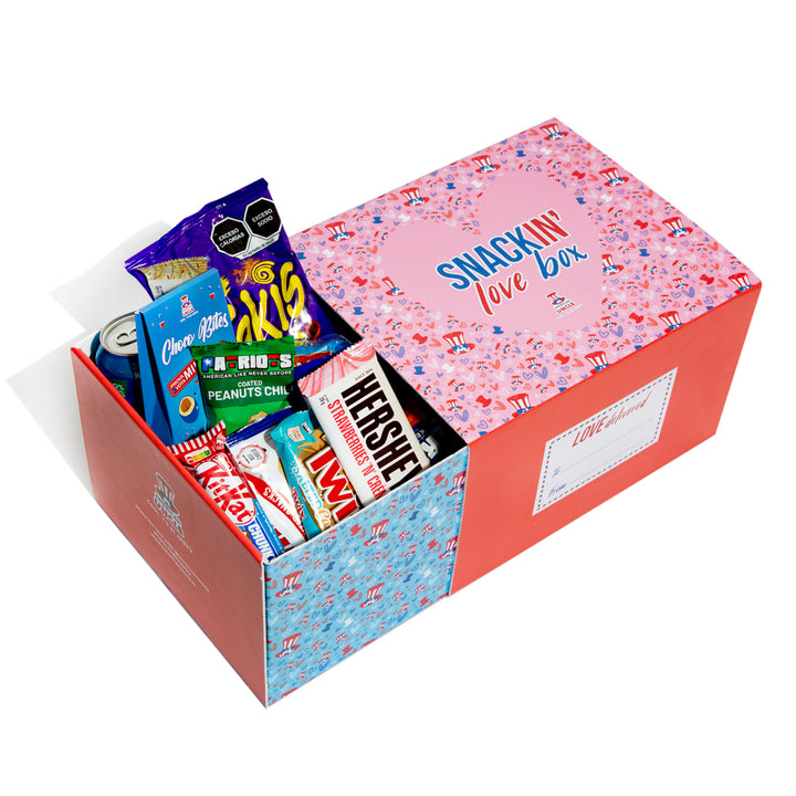 Snackin’ Love Box, boîte de 40 produits sucrés, salés et boissons 